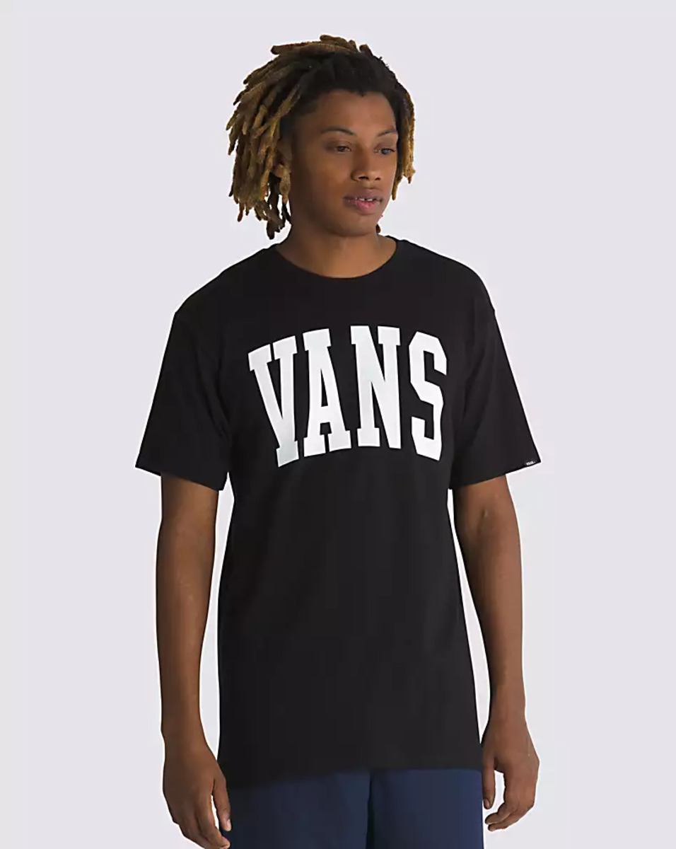 REMERA VANS ARCHED SS TEE VN000G47BLK Vans New York Store En